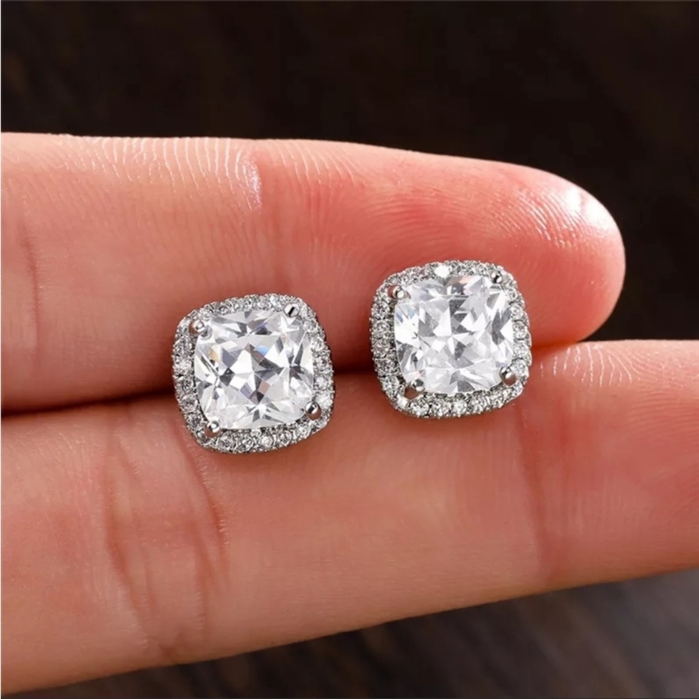 New 925 Silver Square Lovely Diamond Earrings